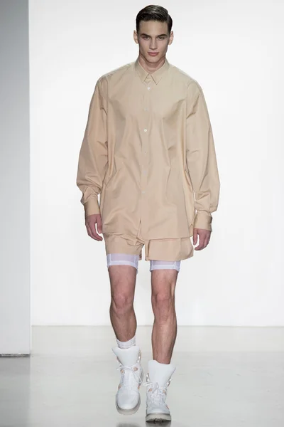Look 8